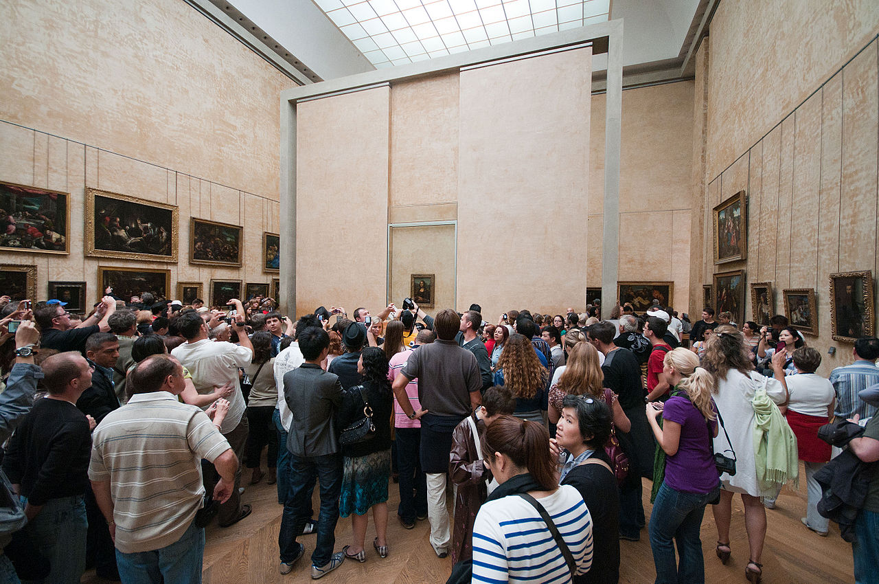 Mona lisa crowd