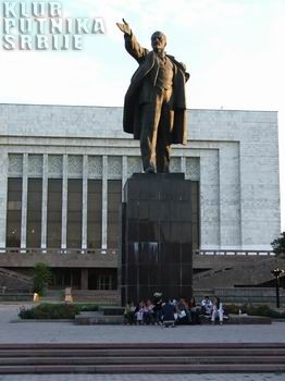 lenin statue bishkek