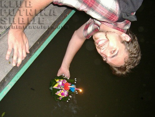 loy kratong festival thailand