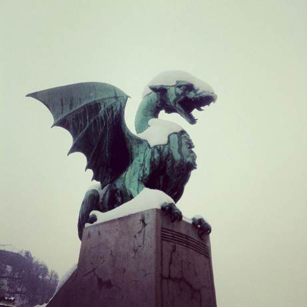 Ljubljana ili priča o duvanu, mostovima, zmajevima i djevicama