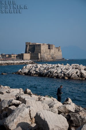 castel del uovo castel del uovo