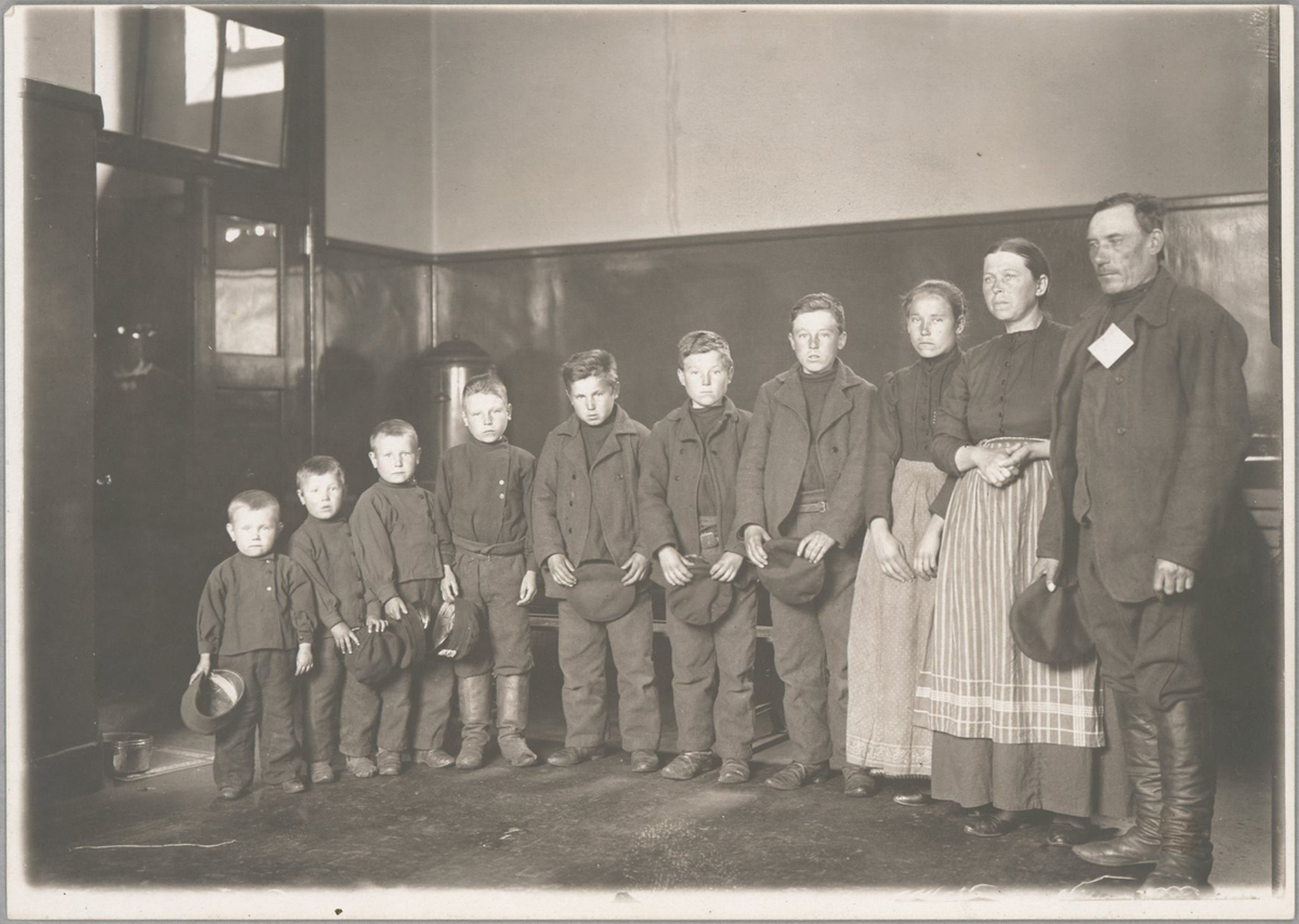 immigrant-family
