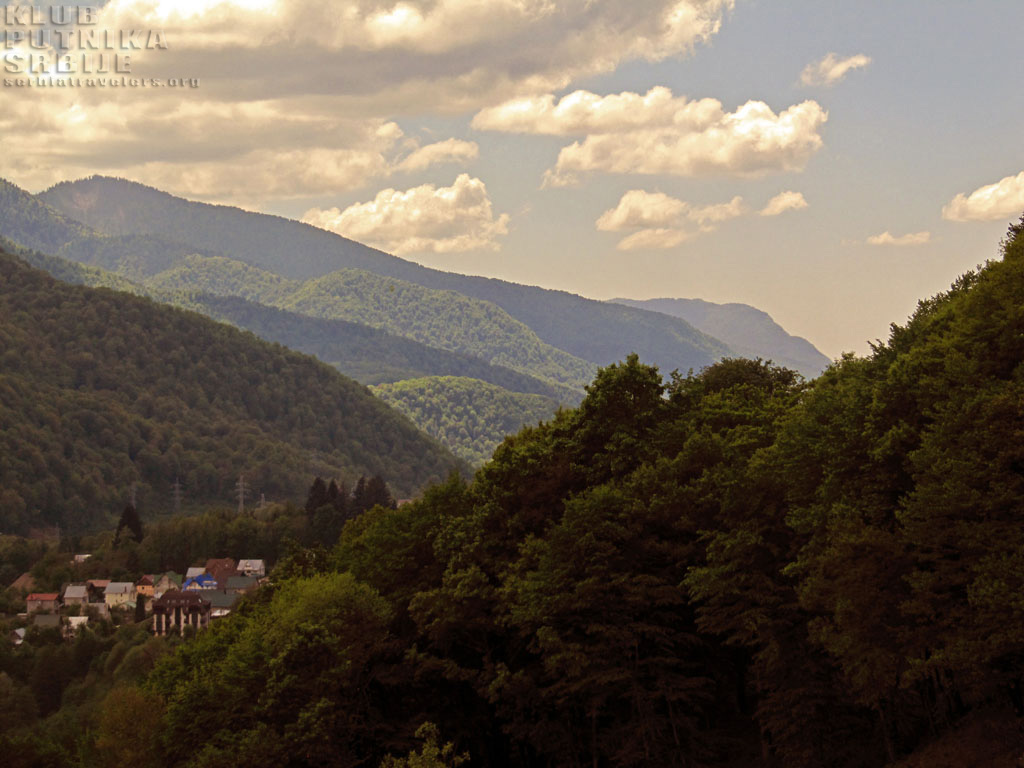 pogled-na-selo