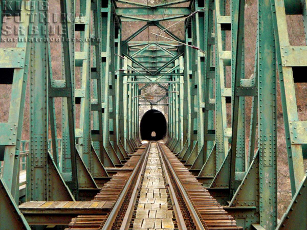 železnički tunel