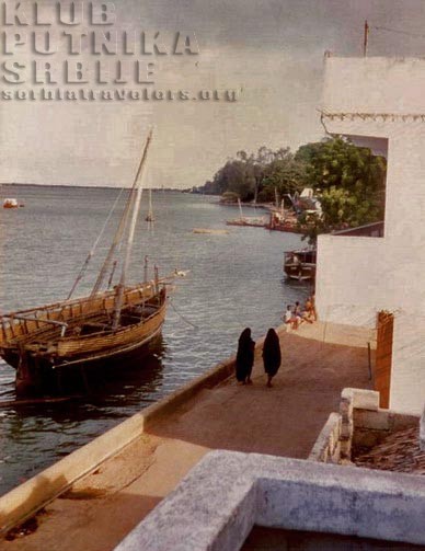 women on lamu island