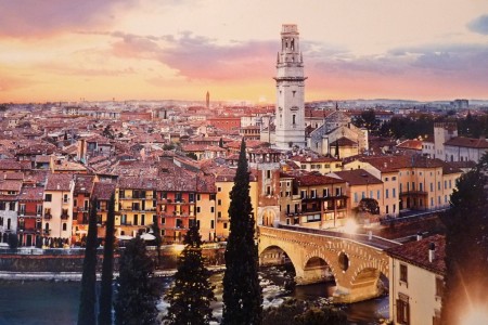 Verona ili bijeg od politike do patetike