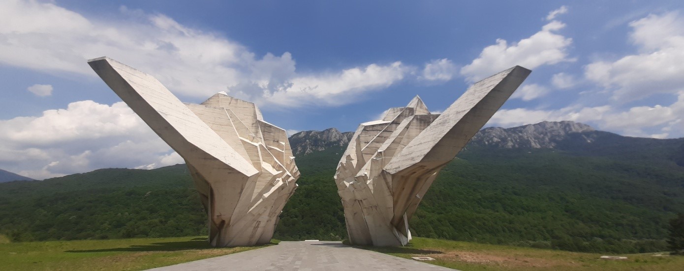 Jugoslovenski spomenici - popkultura protiv istine